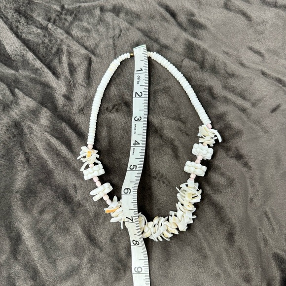 Beautiful Authentic Hawaiian Puka Shell White - Picture 3 of 4